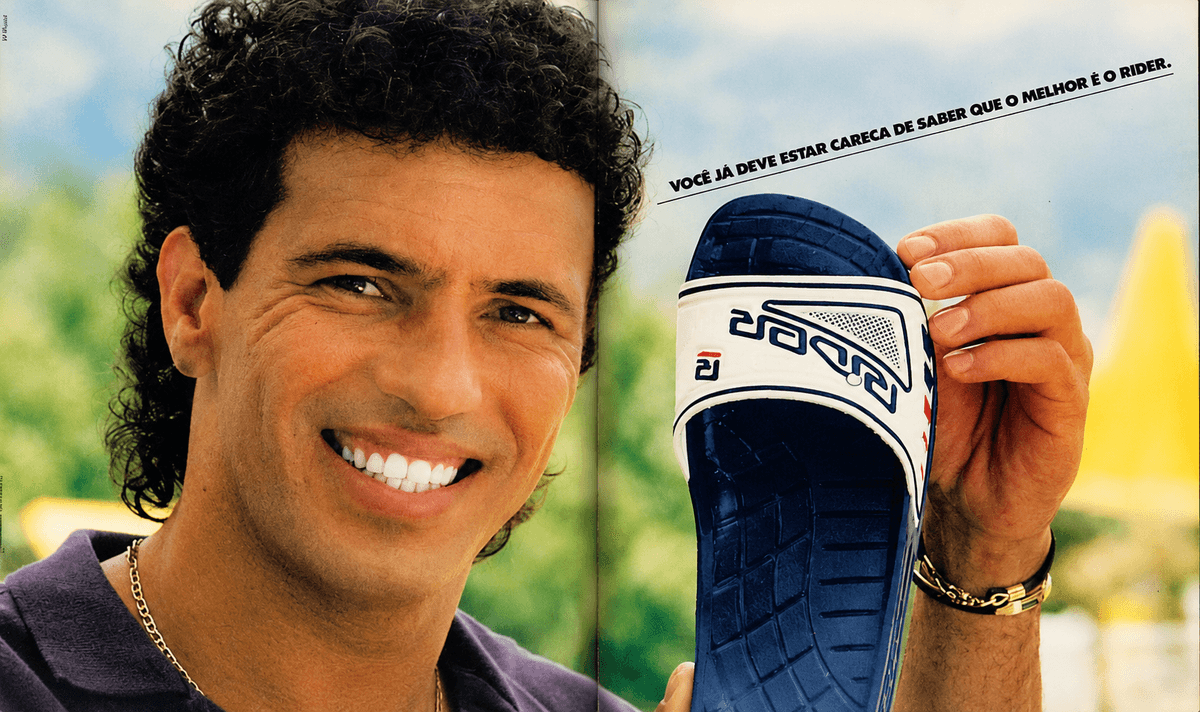 Anúncio da sandália Rider, da Grendene, concorrente da Havaianas a partir dos anos 1980. Fonte: anúncio de época, divulgação